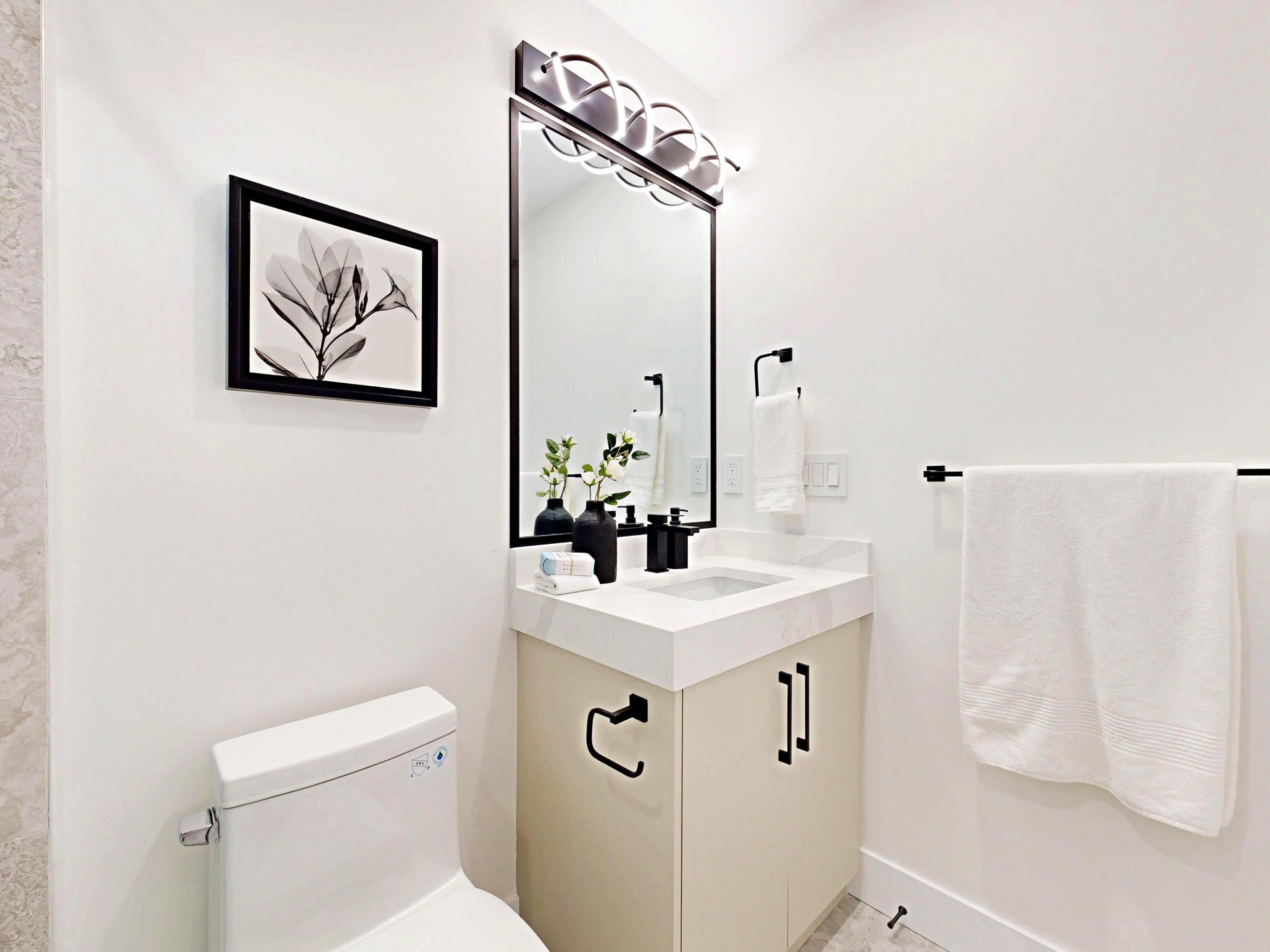 2-3425 Archimedes Street, Vancouver, BC