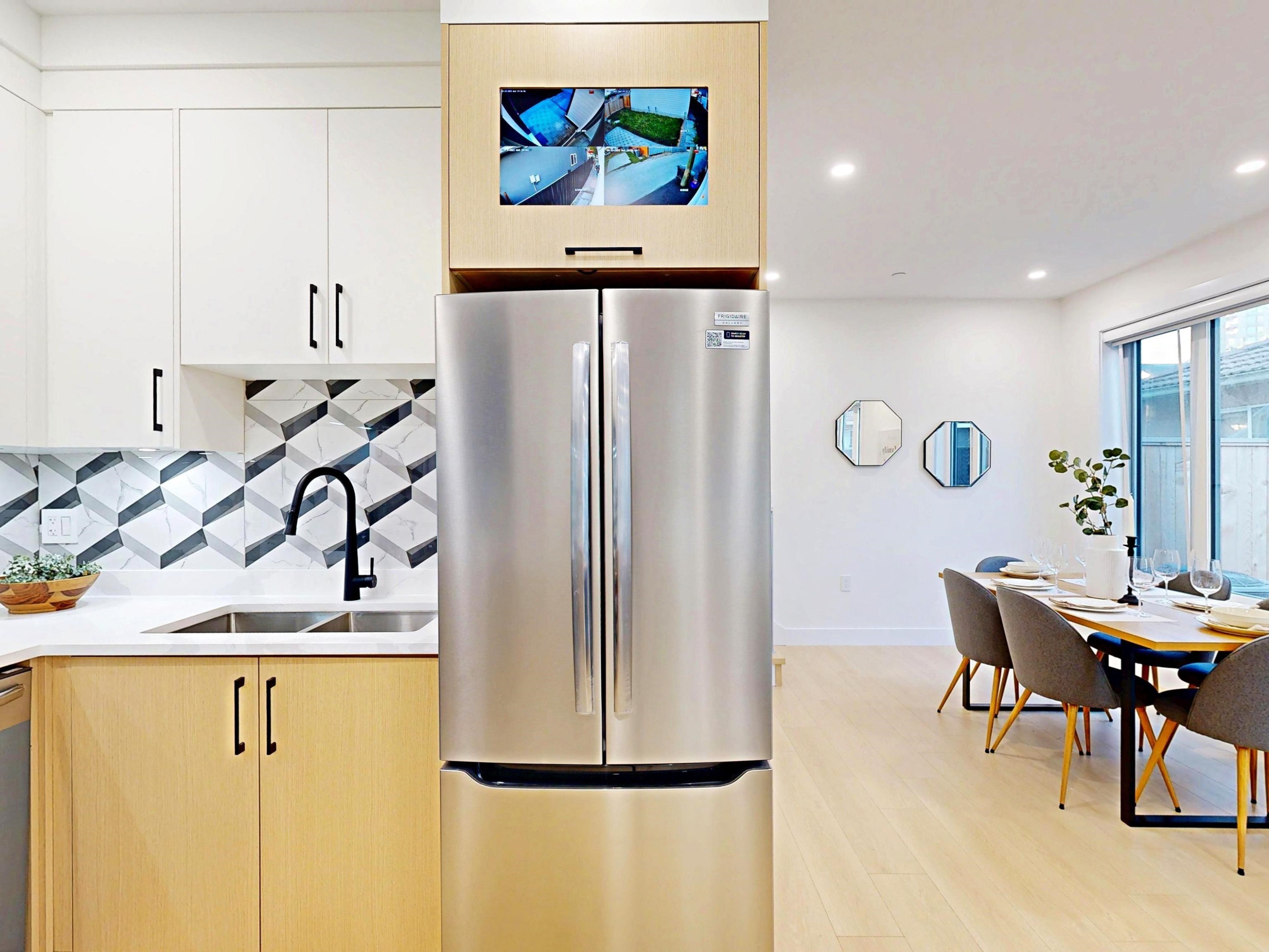 2-3425 Archimedes Street, Vancouver, BC