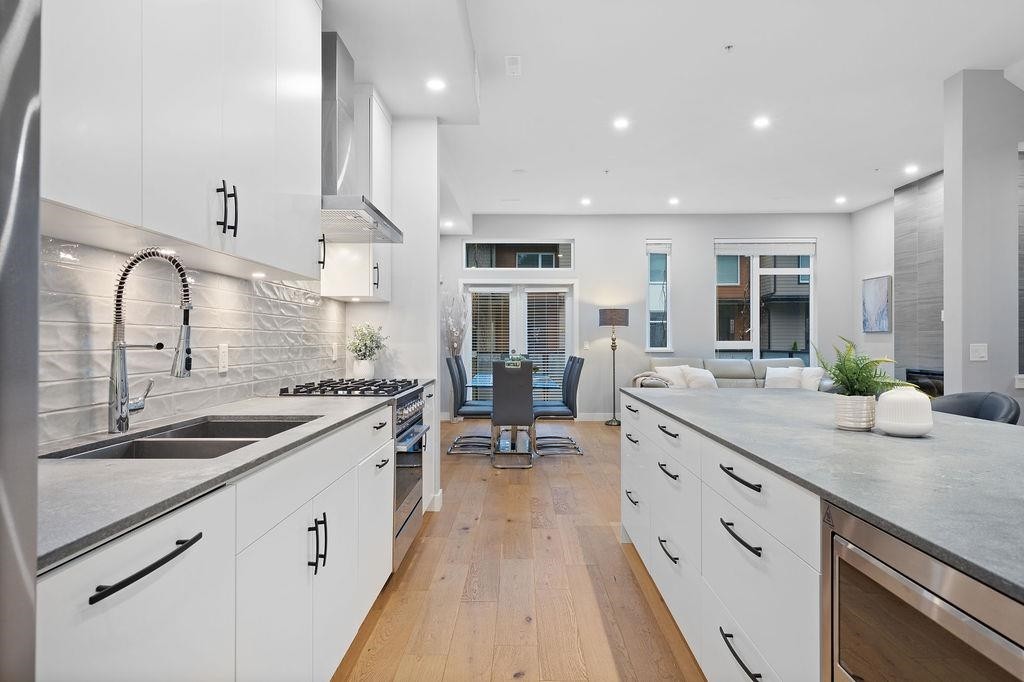 4684 Capilano Road, North Vancouver, BC