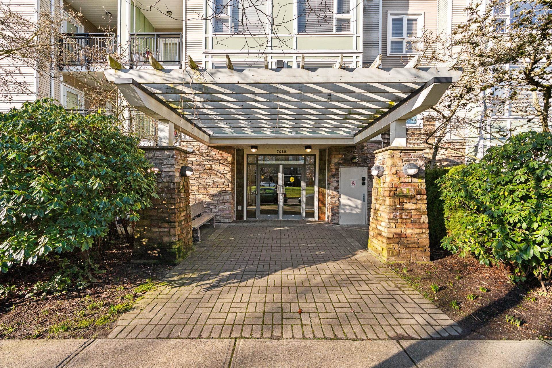 417-7089 Mont Royal Square, Vancouver, BC