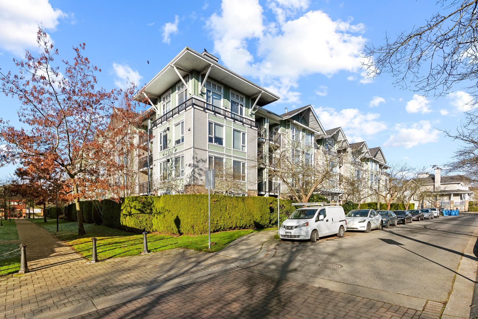 417-7089 Mont Royal Square, Vancouver, BC