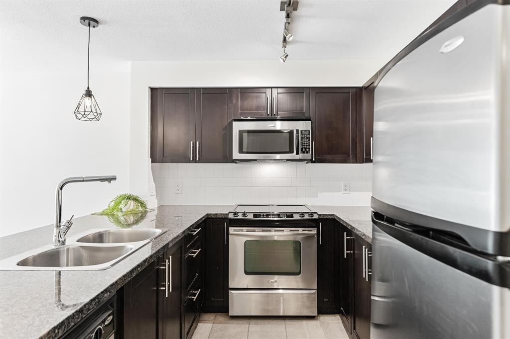 210-12283 224 Street, Maple Ridge, BC