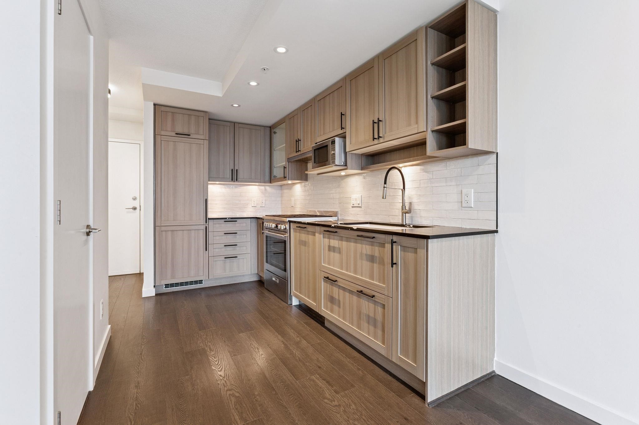 2003-5515 Boundary Road, Vancouver, BC