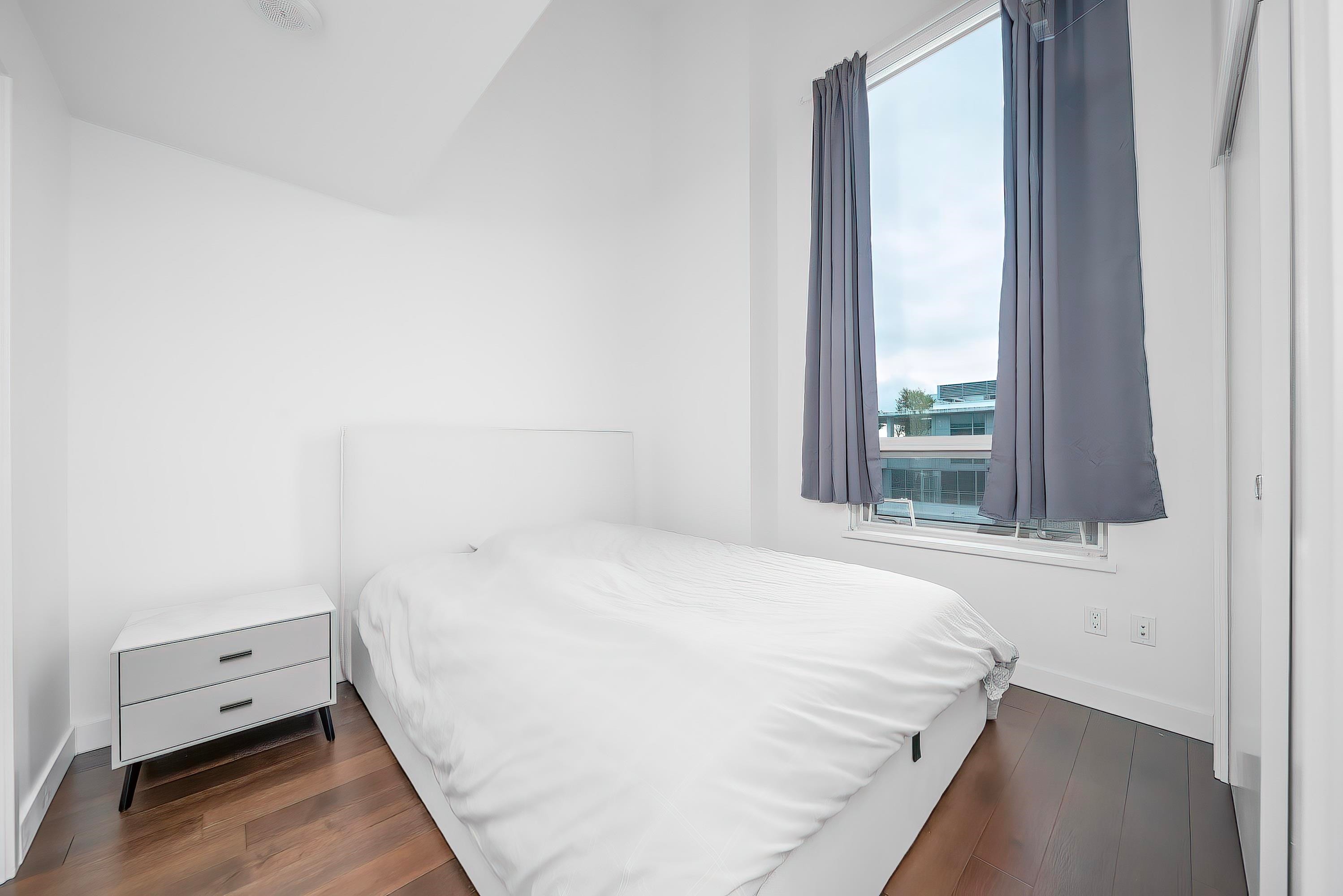 1903-8833 Hazelbridge Way, Richmond, BC