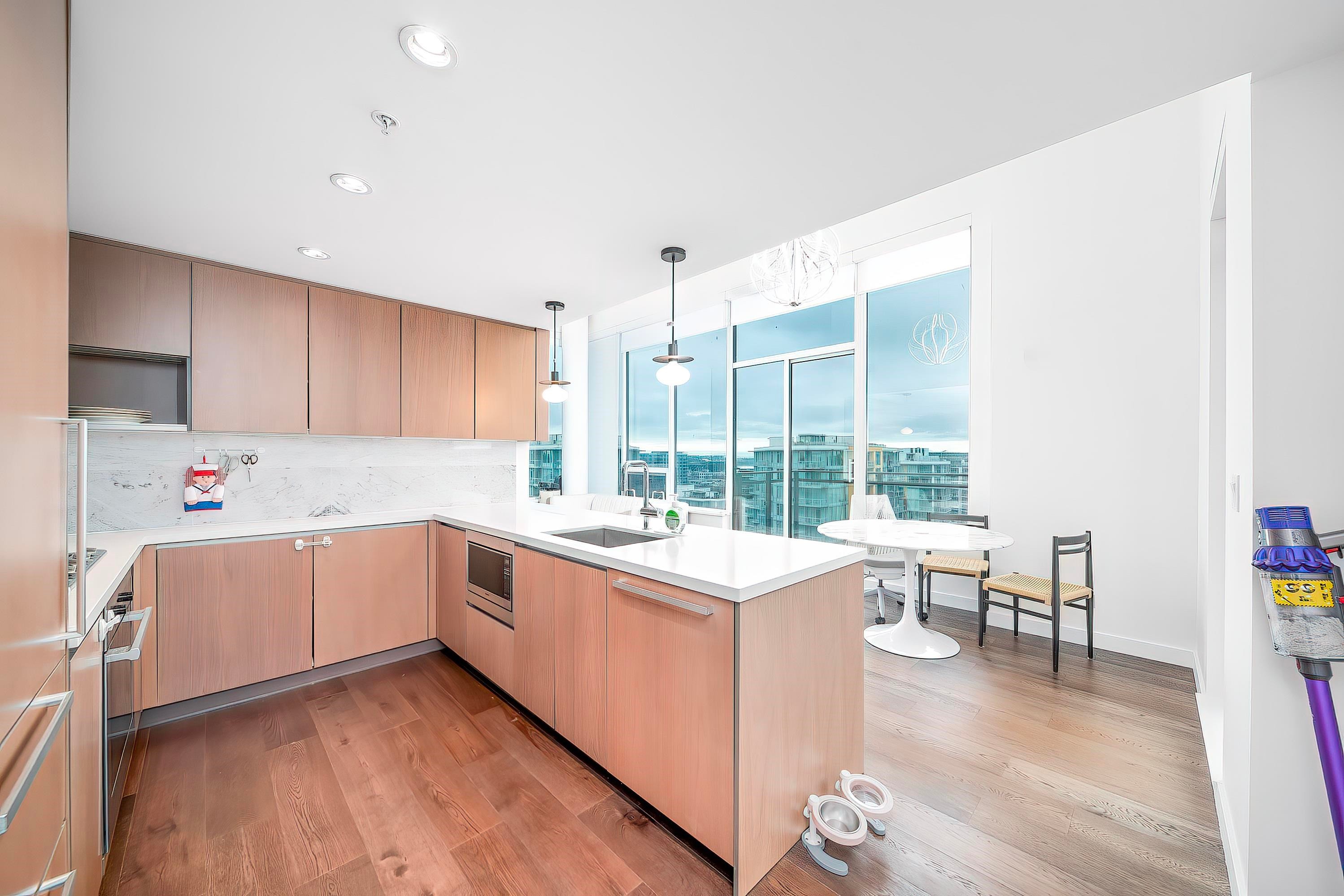 1903-8833 Hazelbridge Way, Richmond, BC