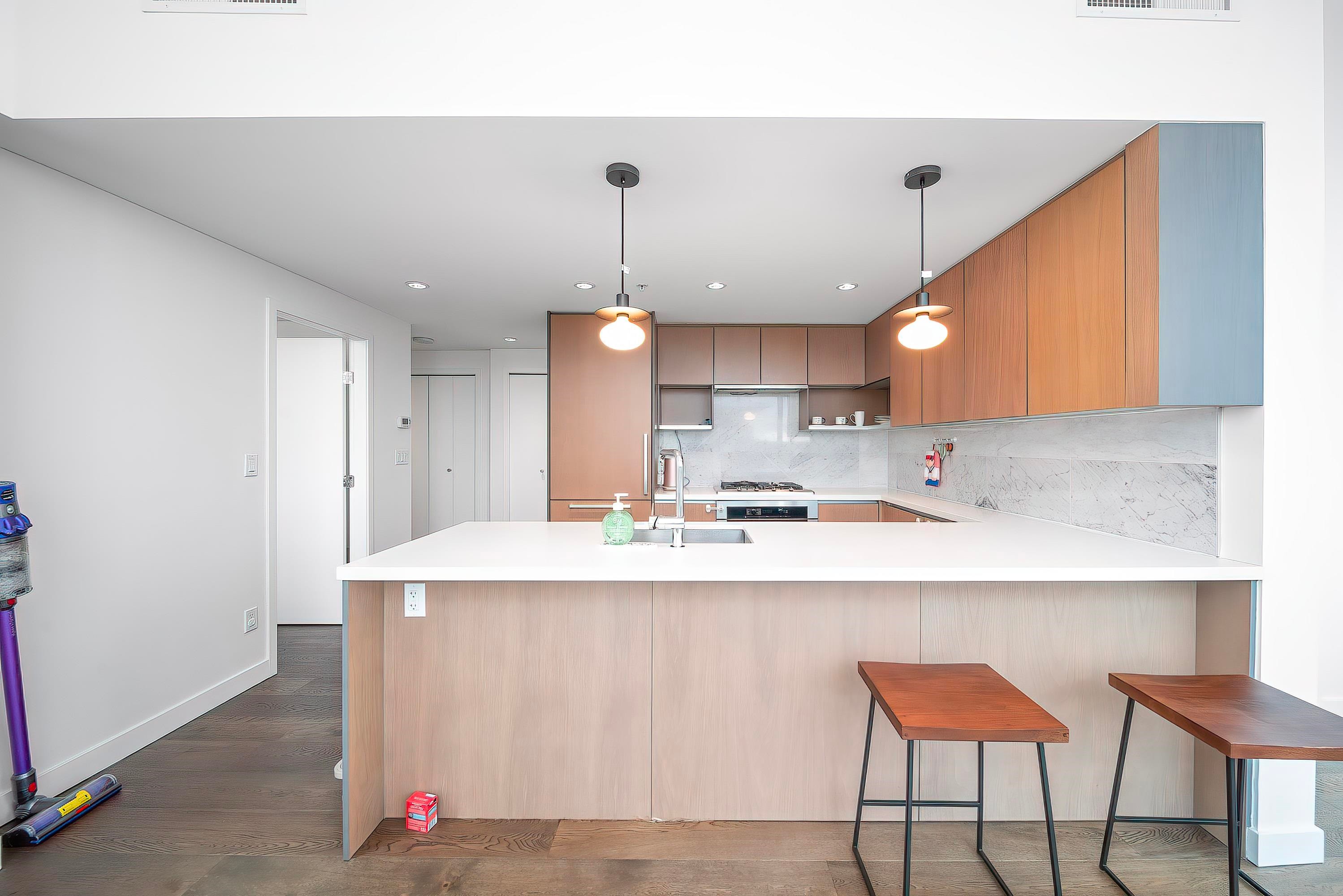 1903-8833 Hazelbridge Way, Richmond, BC