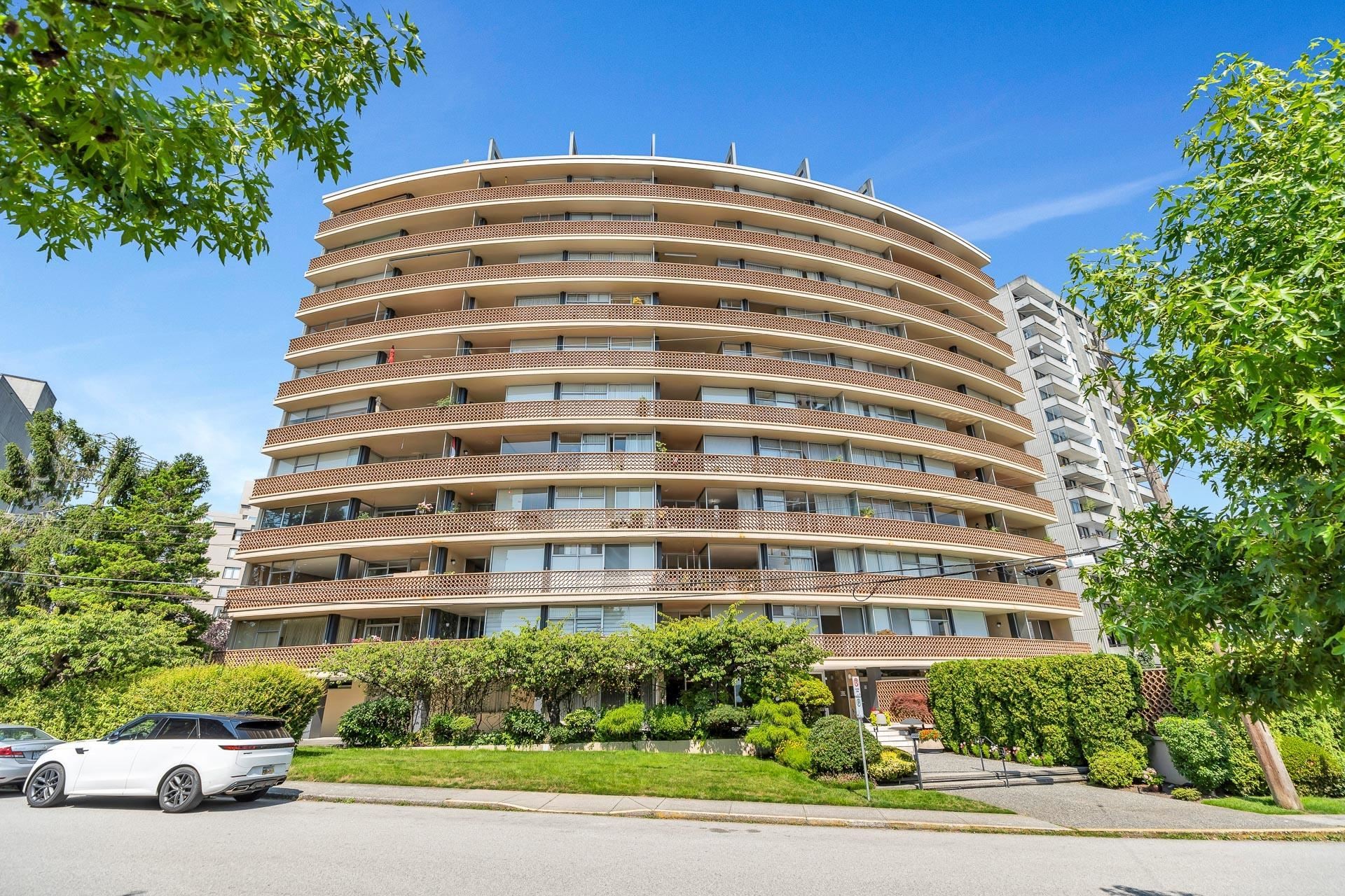 101-2135 Argyle Avenue, West Vancouver, BC