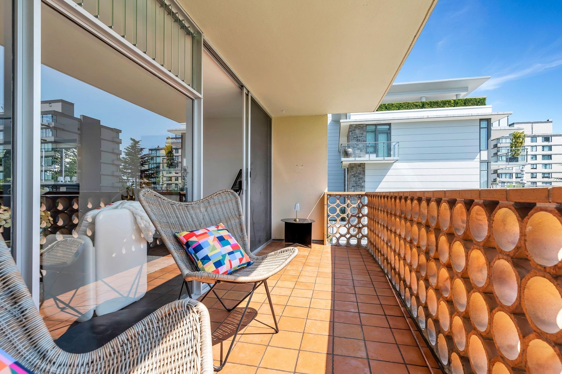 101-2135 Argyle Avenue, West Vancouver, BC