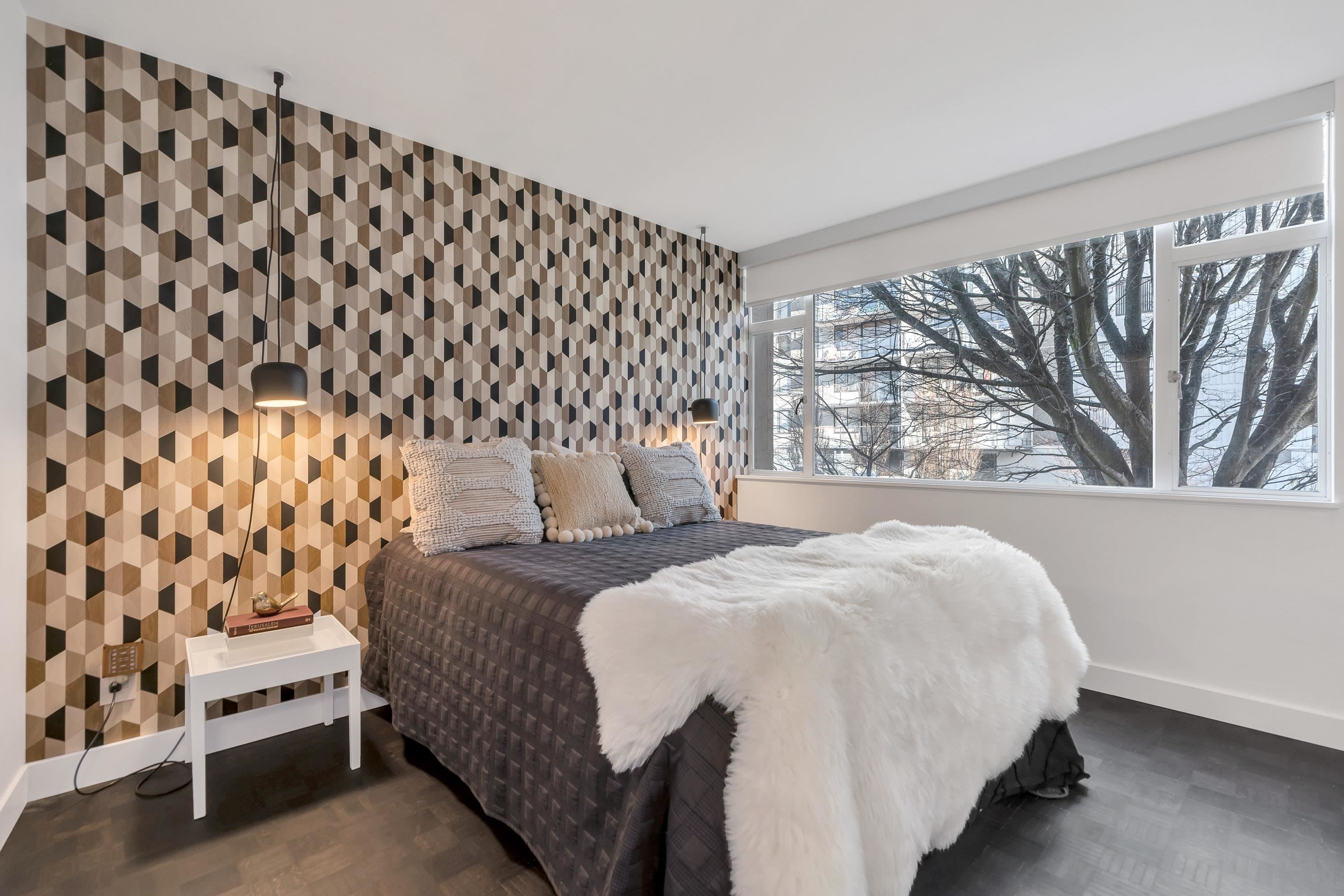 101-2135 Argyle Avenue, West Vancouver, BC