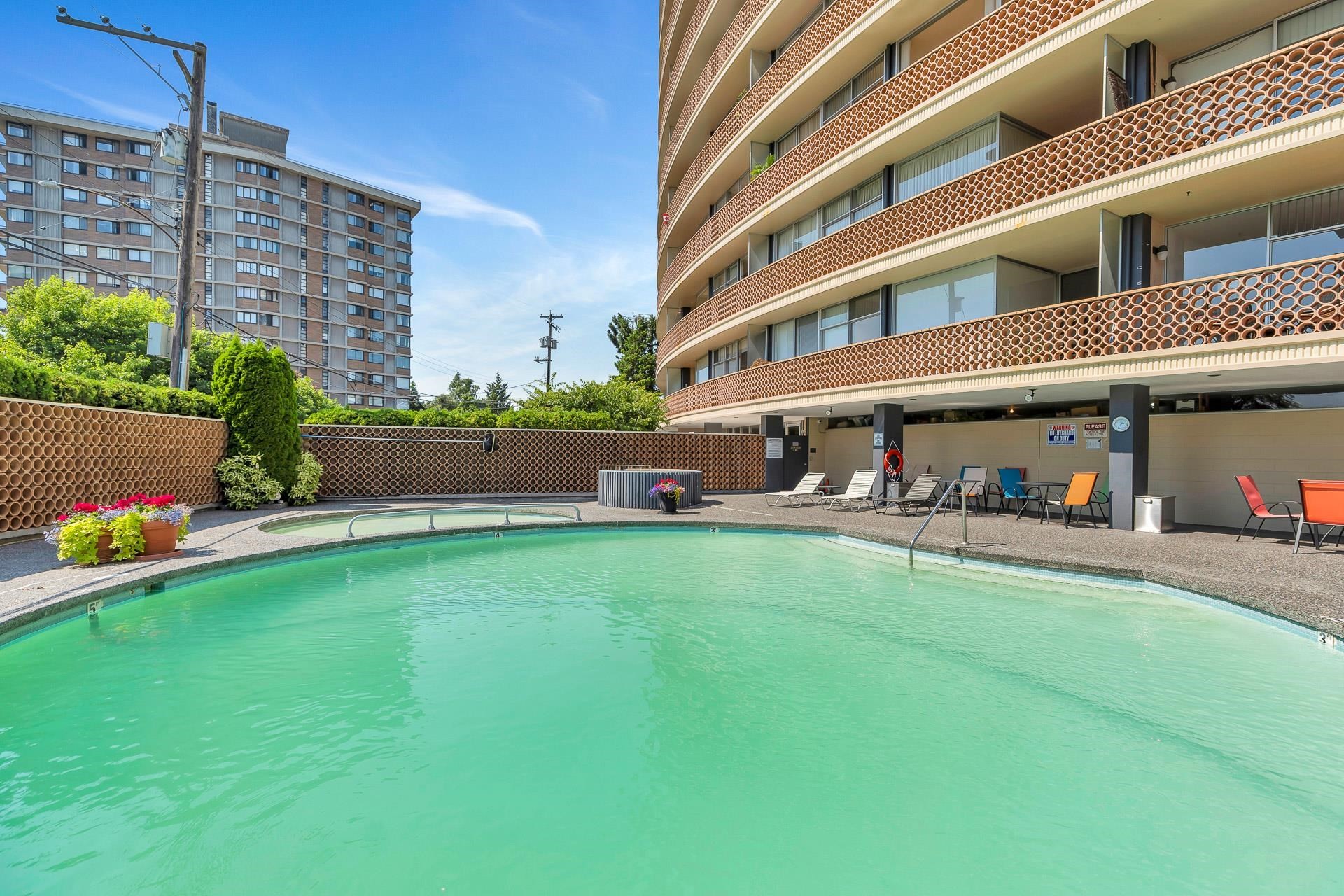 101-2135 Argyle Avenue, West Vancouver, BC