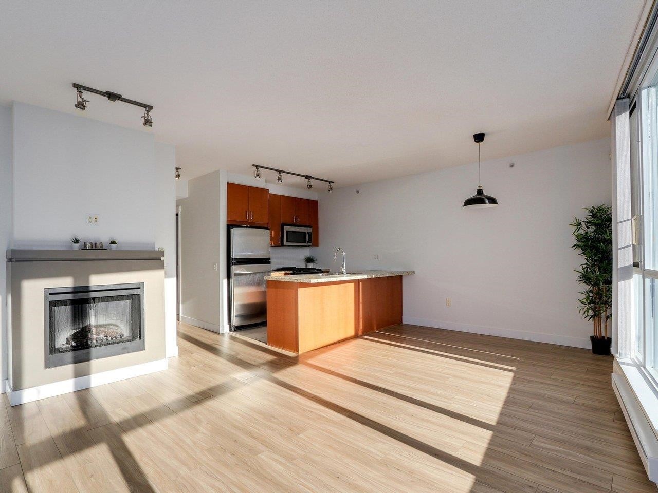 907-9188 University Crescent, Burnaby, BC