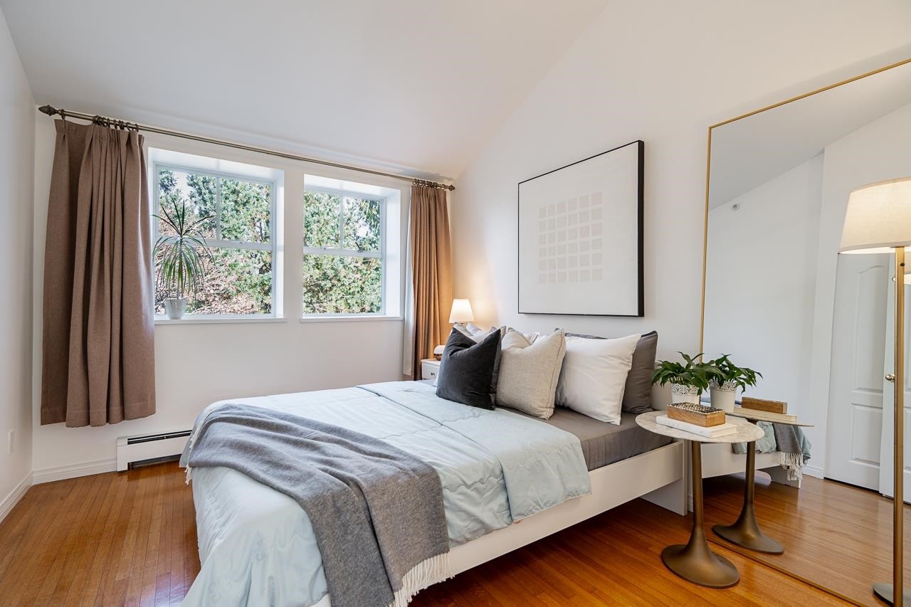 3241 6Th Avenue W, Vancouver, BC