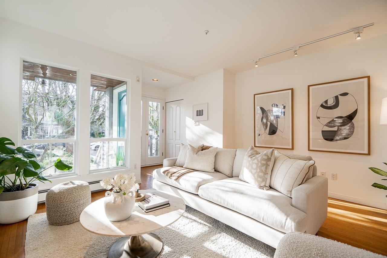 3241 6Th Avenue W, Vancouver, BC