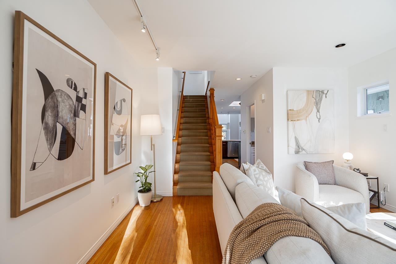 3241 6Th Avenue W, Vancouver, BC