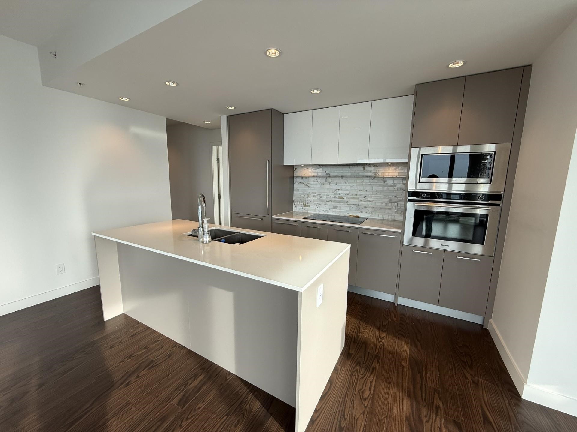 2405-8031 Nunavut Lane, Vancouver, BC