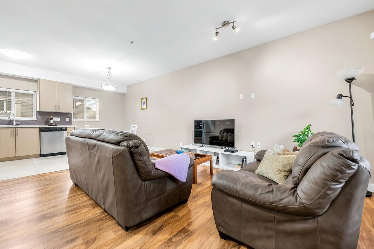 121-3888 Norfolk Street, Burnaby, BC