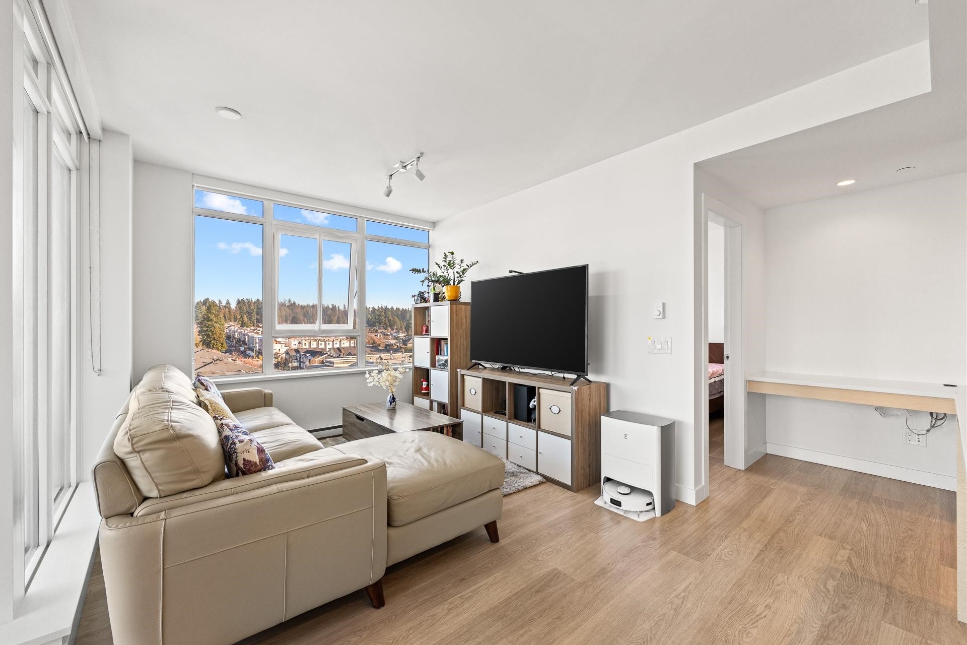 907-525 Foster Avenue, Coquitlam, BC