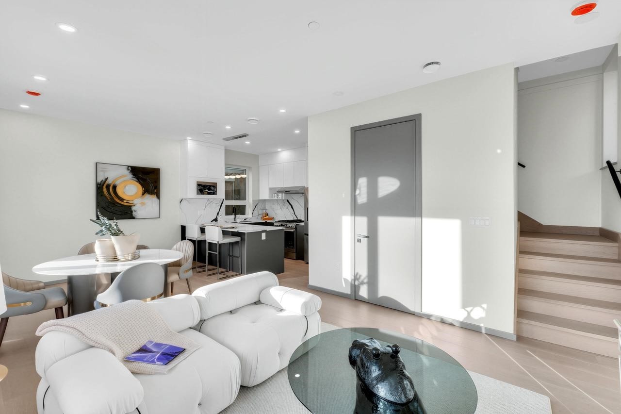 1-3547 Georgia Street E, Vancouver, BC