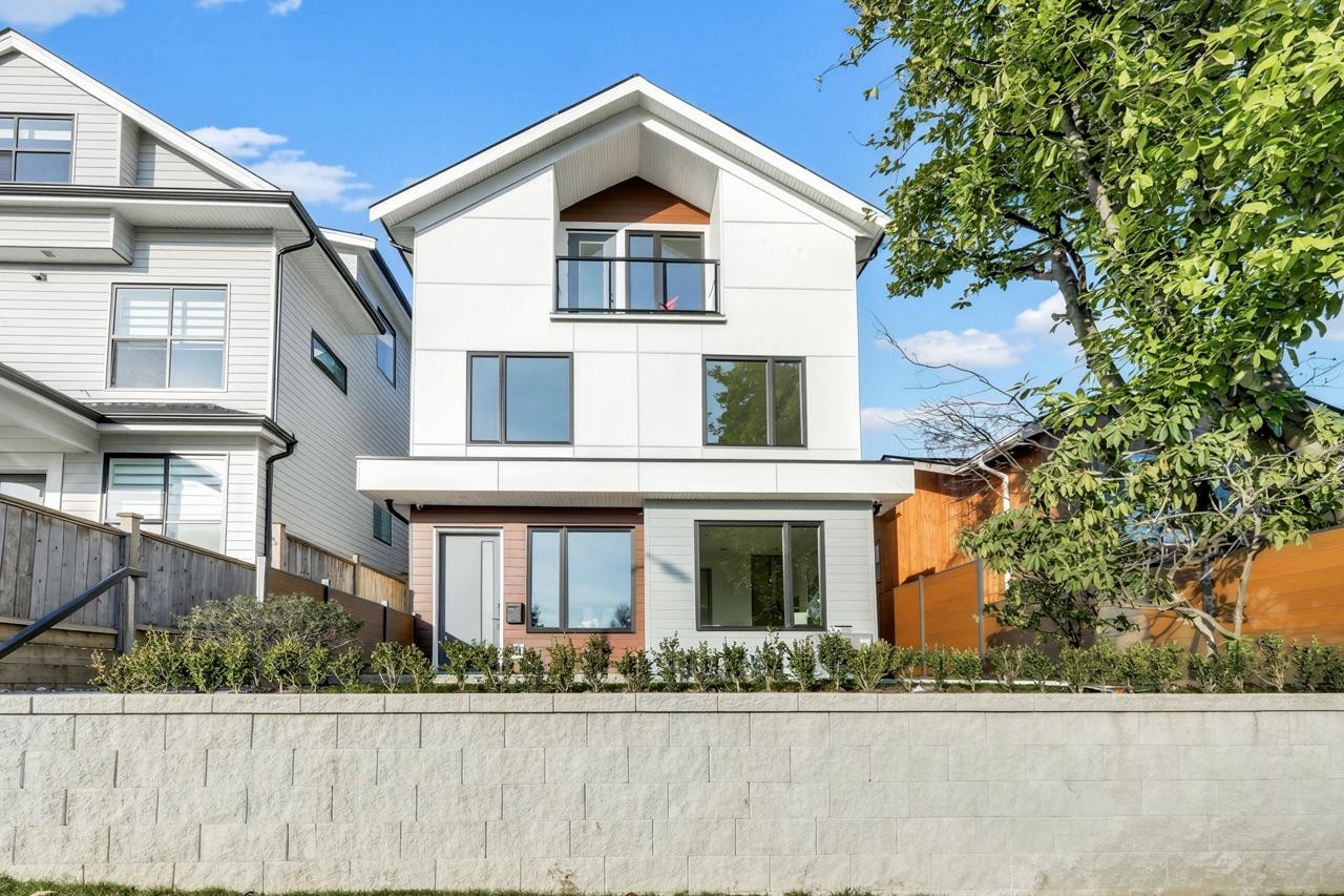 1-3547 Georgia Street E, Vancouver, BC