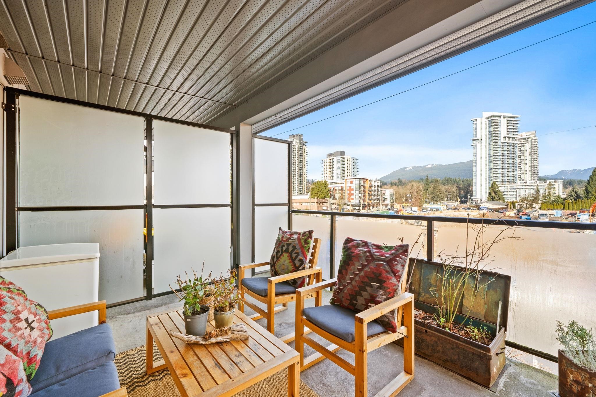 303-1519 Crown Street, North Vancouver, BC