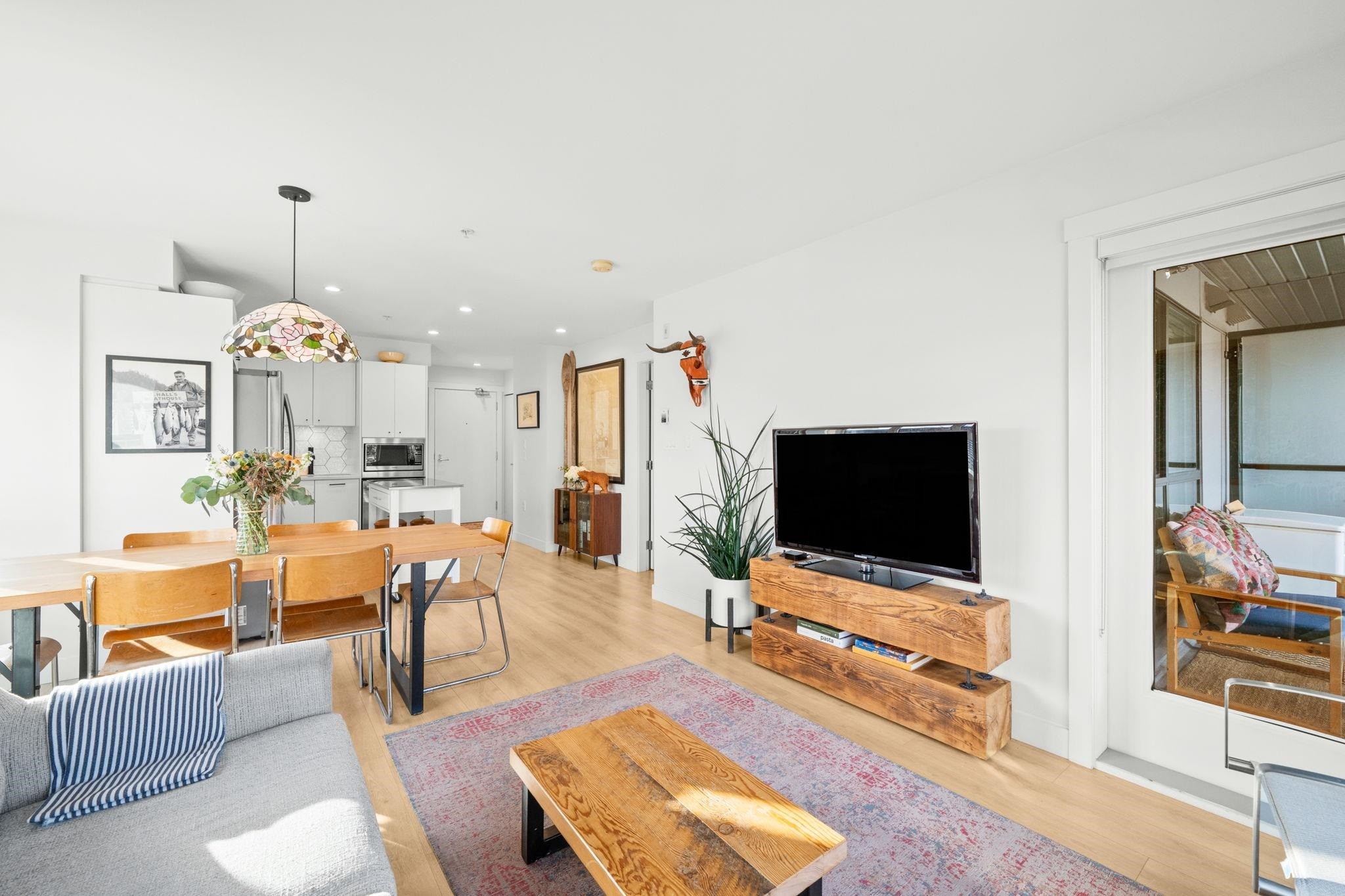 303-1519 Crown Street, North Vancouver, BC