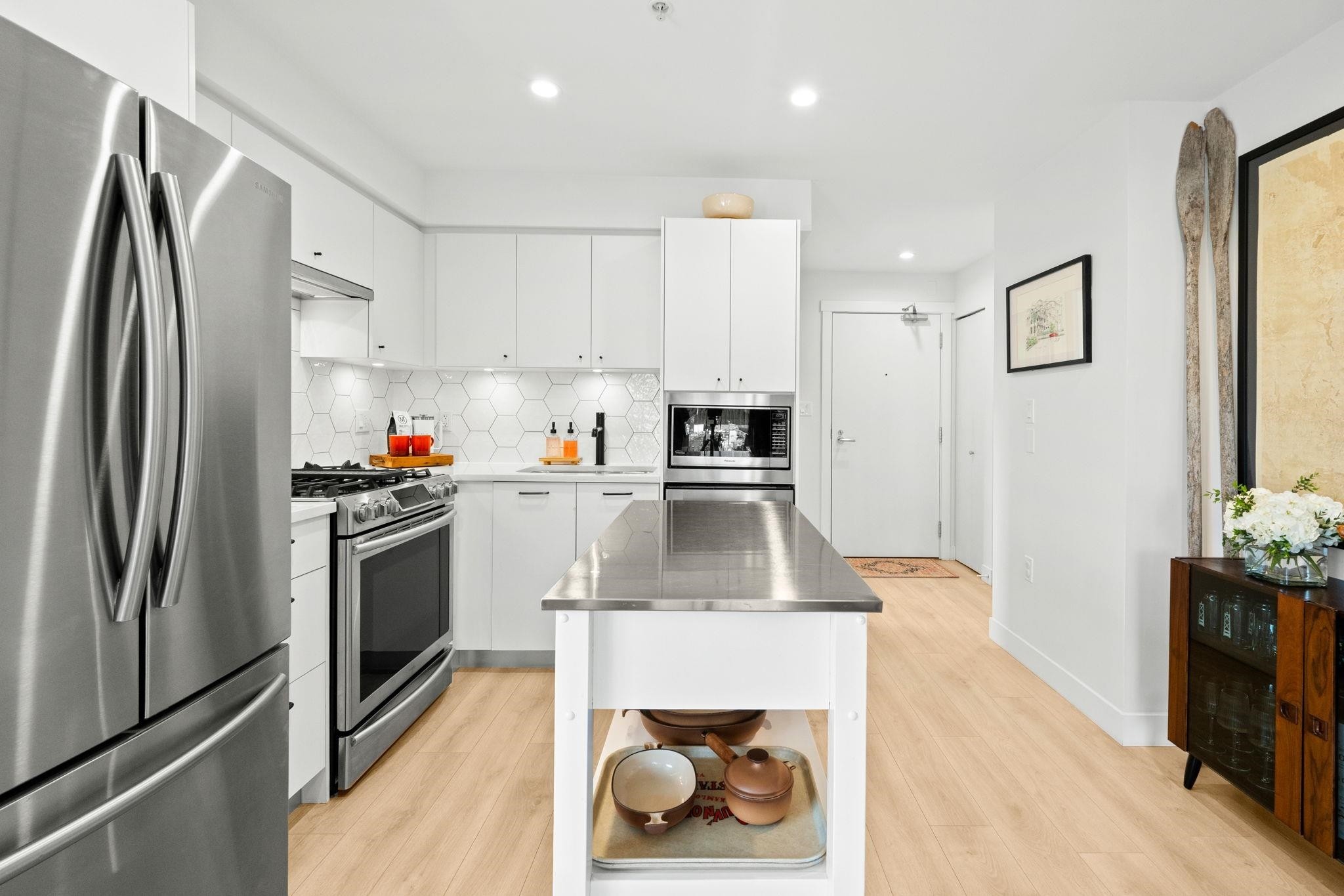 303-1519 Crown Street, North Vancouver, BC