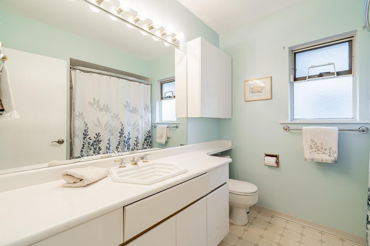 1910 Holdom Avenue, Burnaby, BC