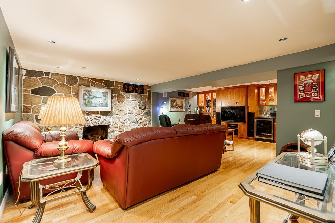 1910 Holdom Avenue, Burnaby, BC