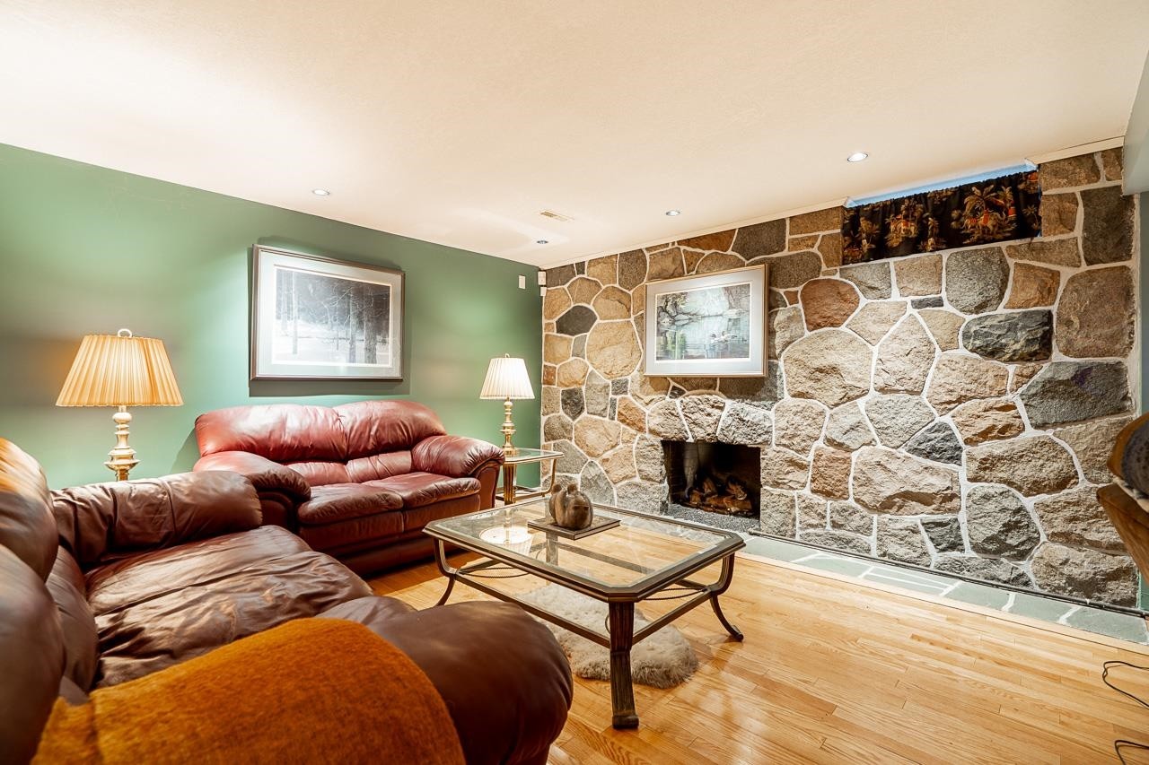 1910 Holdom Avenue, Burnaby, BC