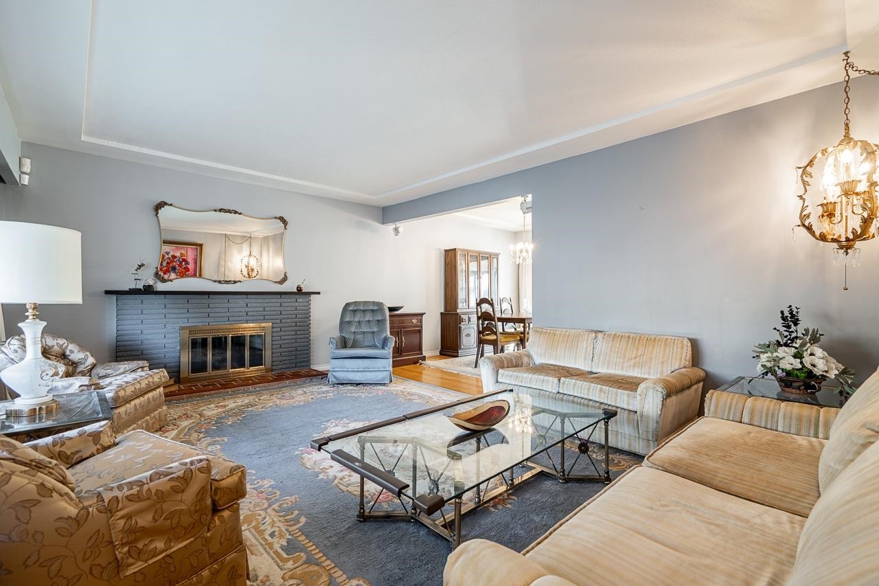 1910 Holdom Avenue, Burnaby, BC