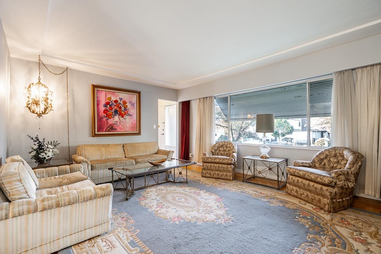 1910 Holdom Avenue, Burnaby, BC