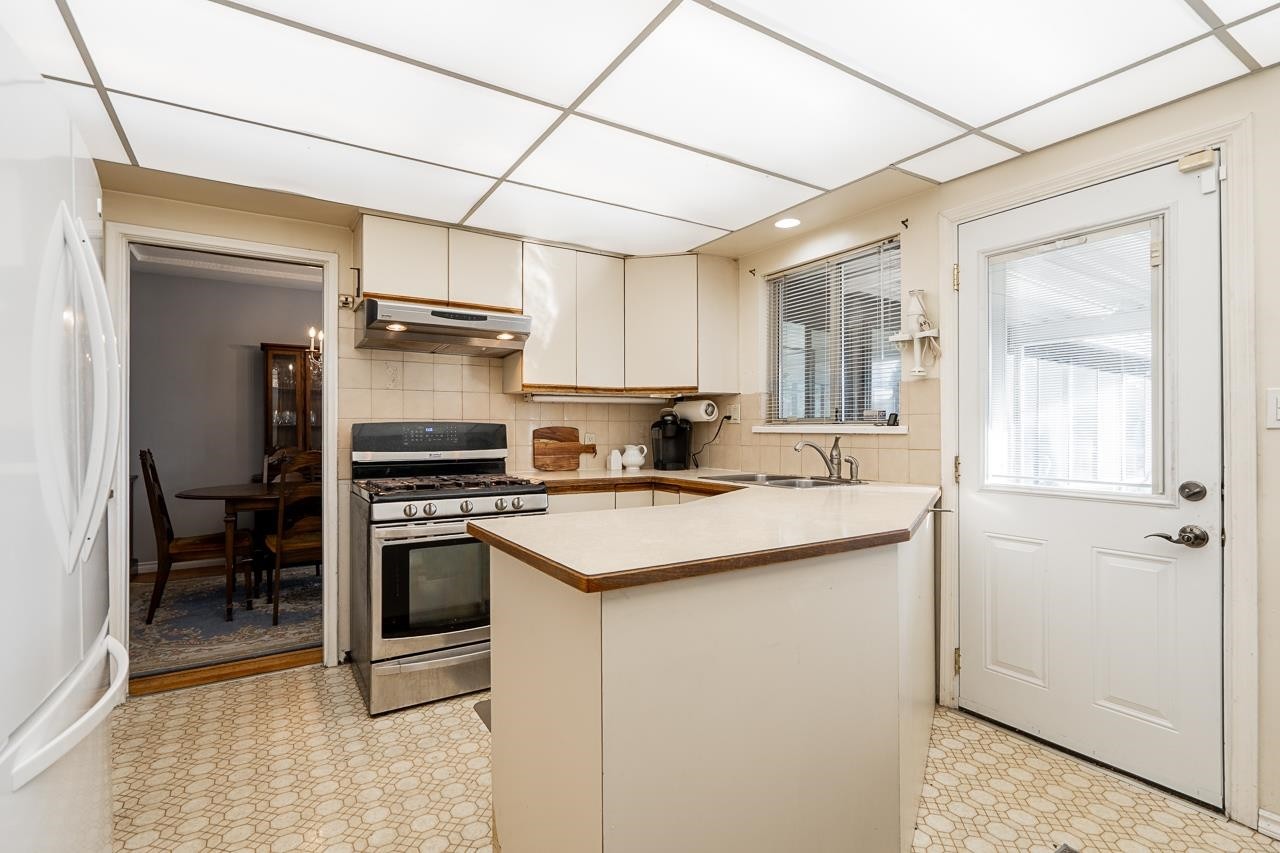 1910 Holdom Avenue, Burnaby, BC