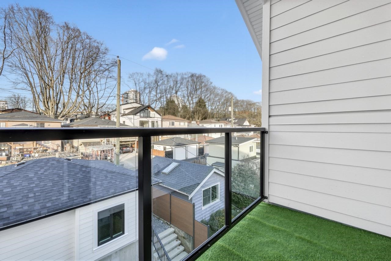 2-3547 Georgia Street E, Vancouver, BC