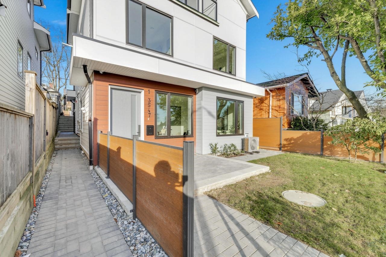 2-3547 Georgia Street E, Vancouver, BC