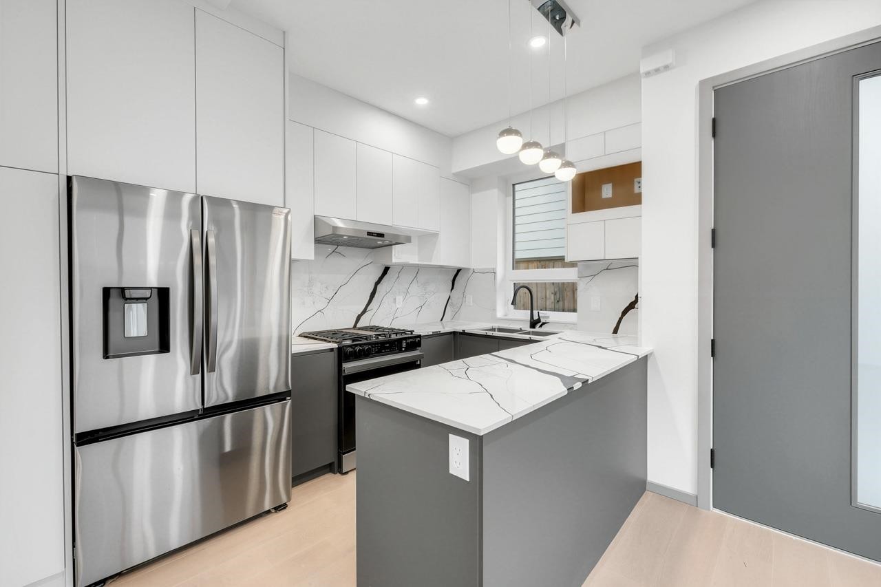 2-3547 Georgia Street E, Vancouver, BC