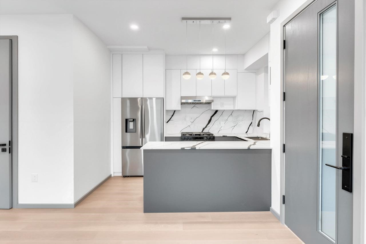 2-3547 Georgia Street E, Vancouver, BC