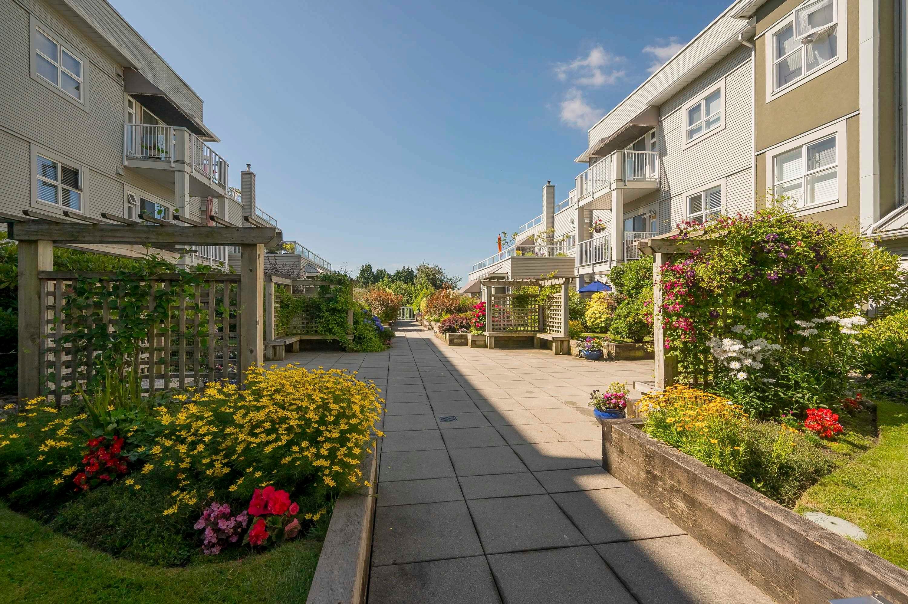 305-4728 53 Street, Delta, BC