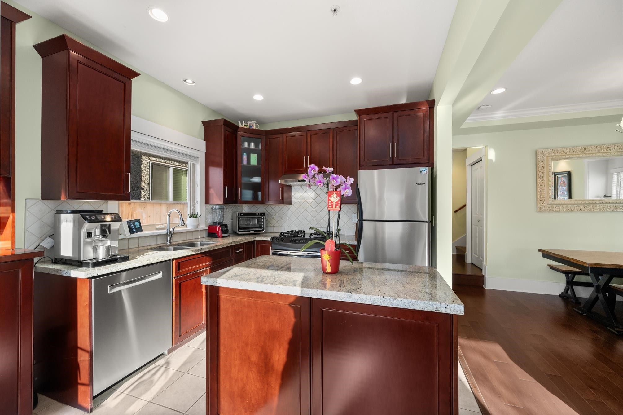 720 68Th Avenue W, Vancouver, BC