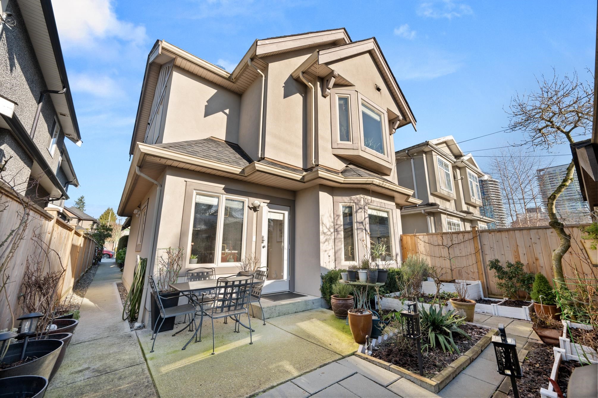 720 68Th Avenue W, Vancouver, BC