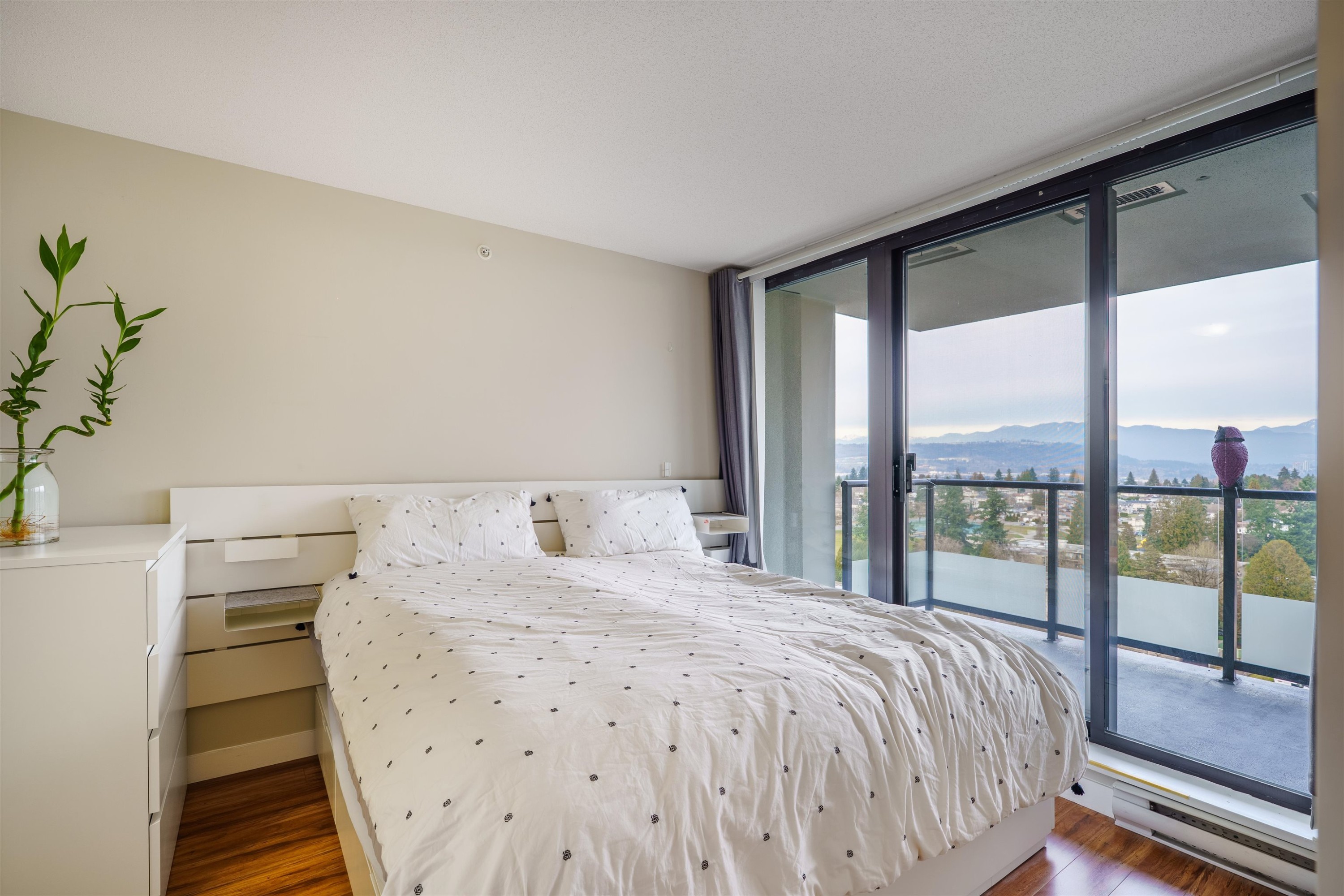 1802-7325 Arcola Street, Burnaby, BC