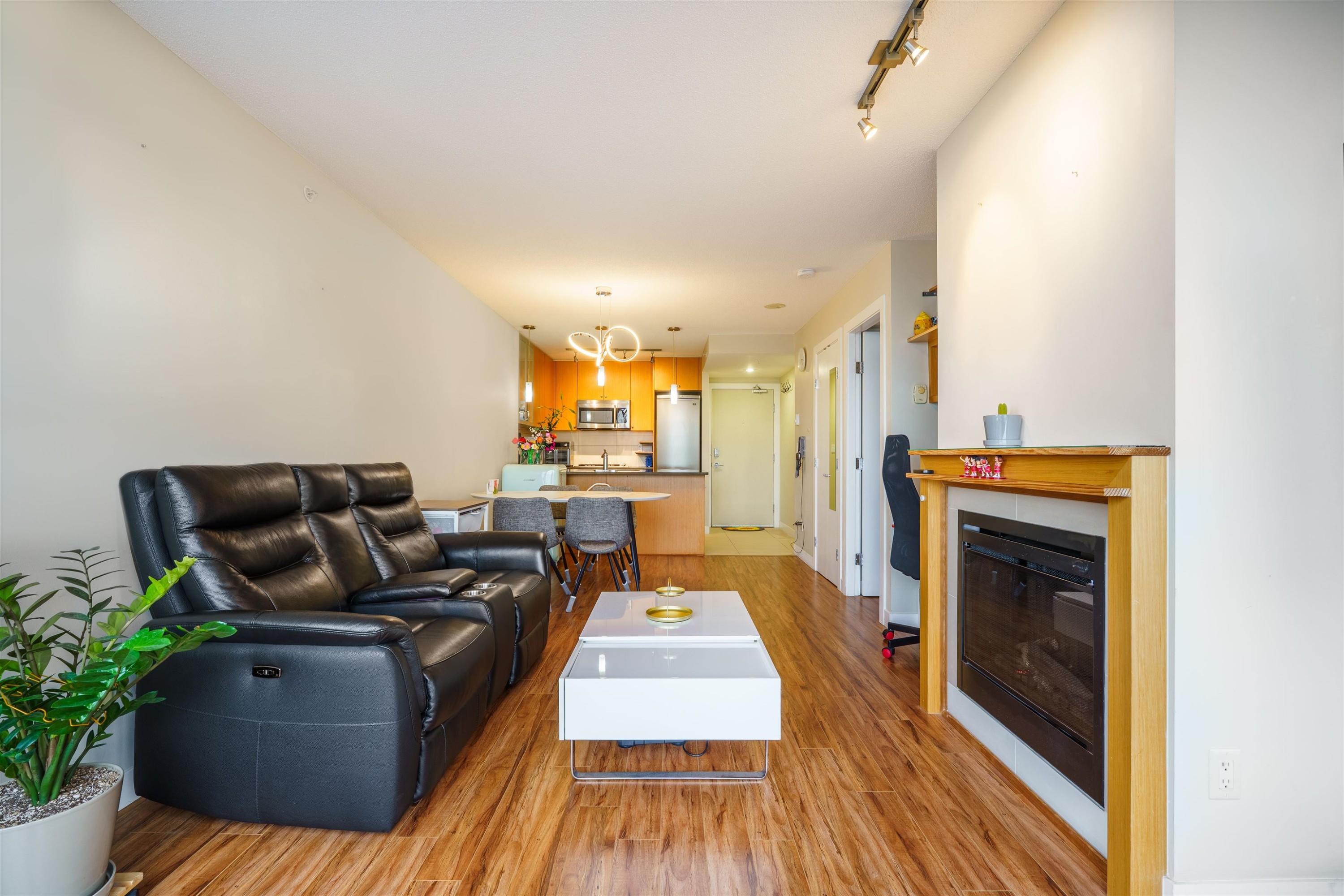 1802-7325 Arcola Street, Burnaby, BC