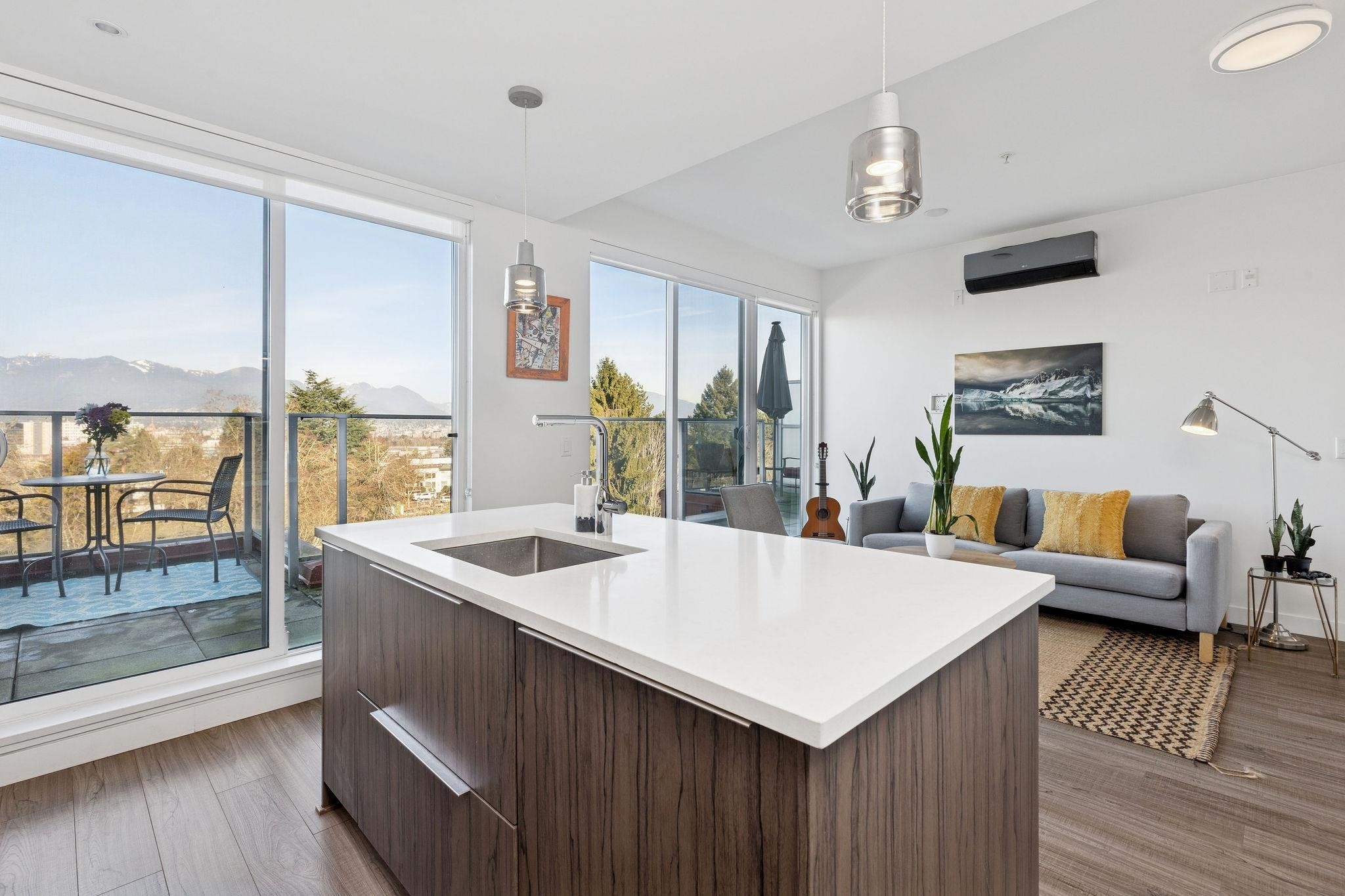 505-379 Broadway E, Vancouver, BC