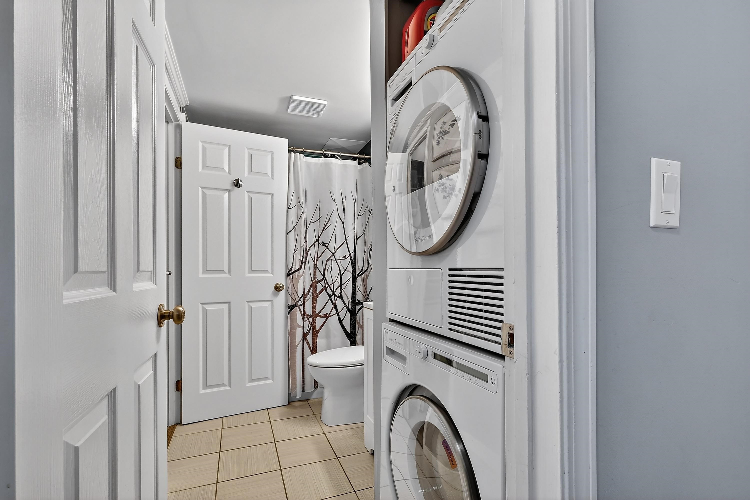 211-230 Mowat Street, New Westminster, BC