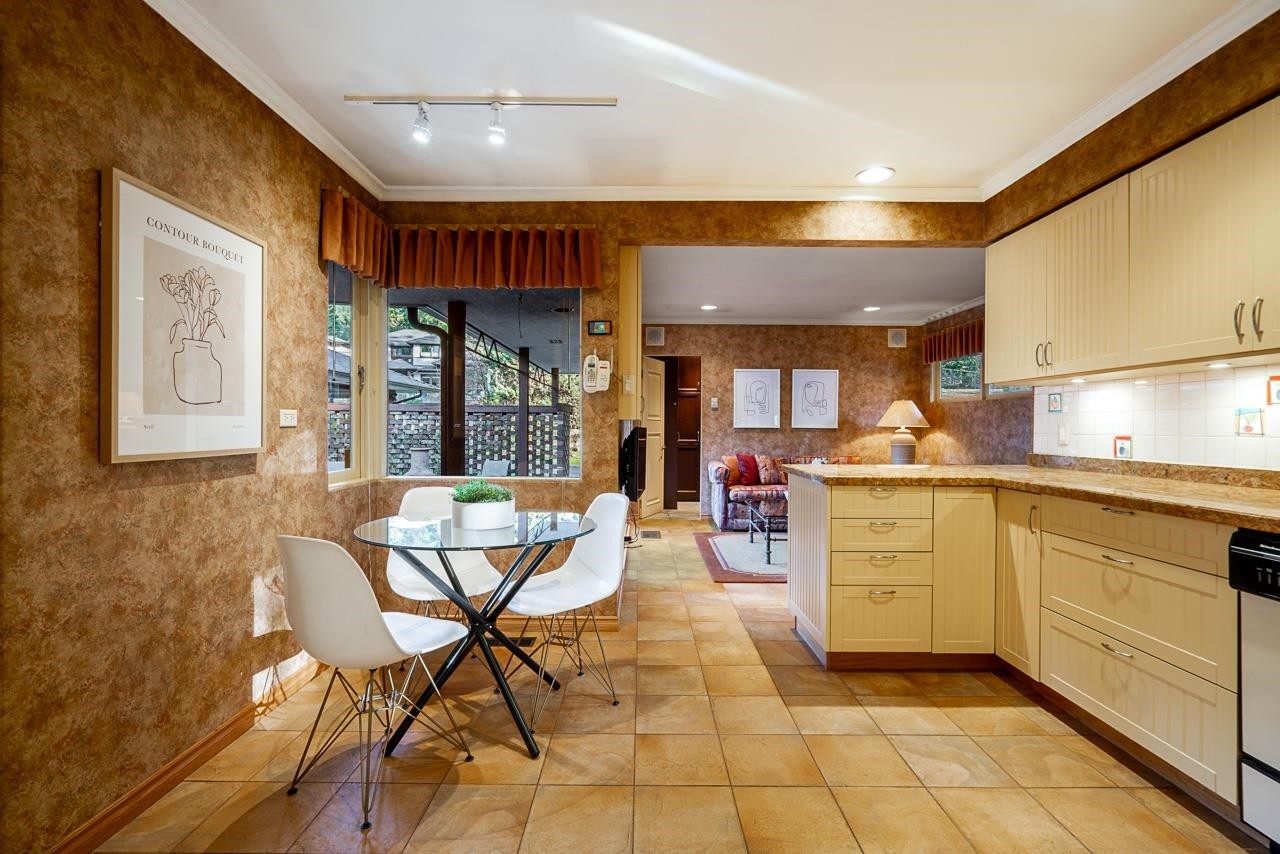 4695 Mapleridge Drive, North Vancouver, BC