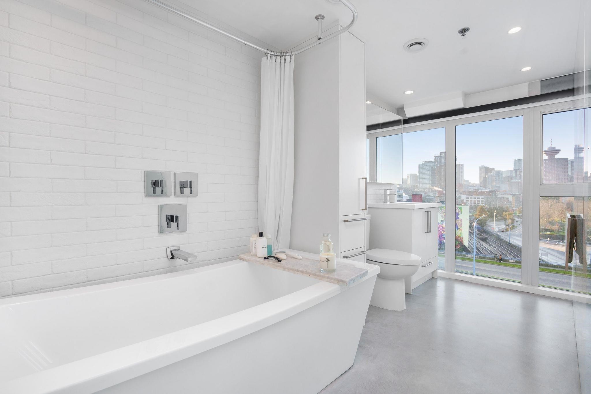 624-289 Alexander Street, Vancouver, BC