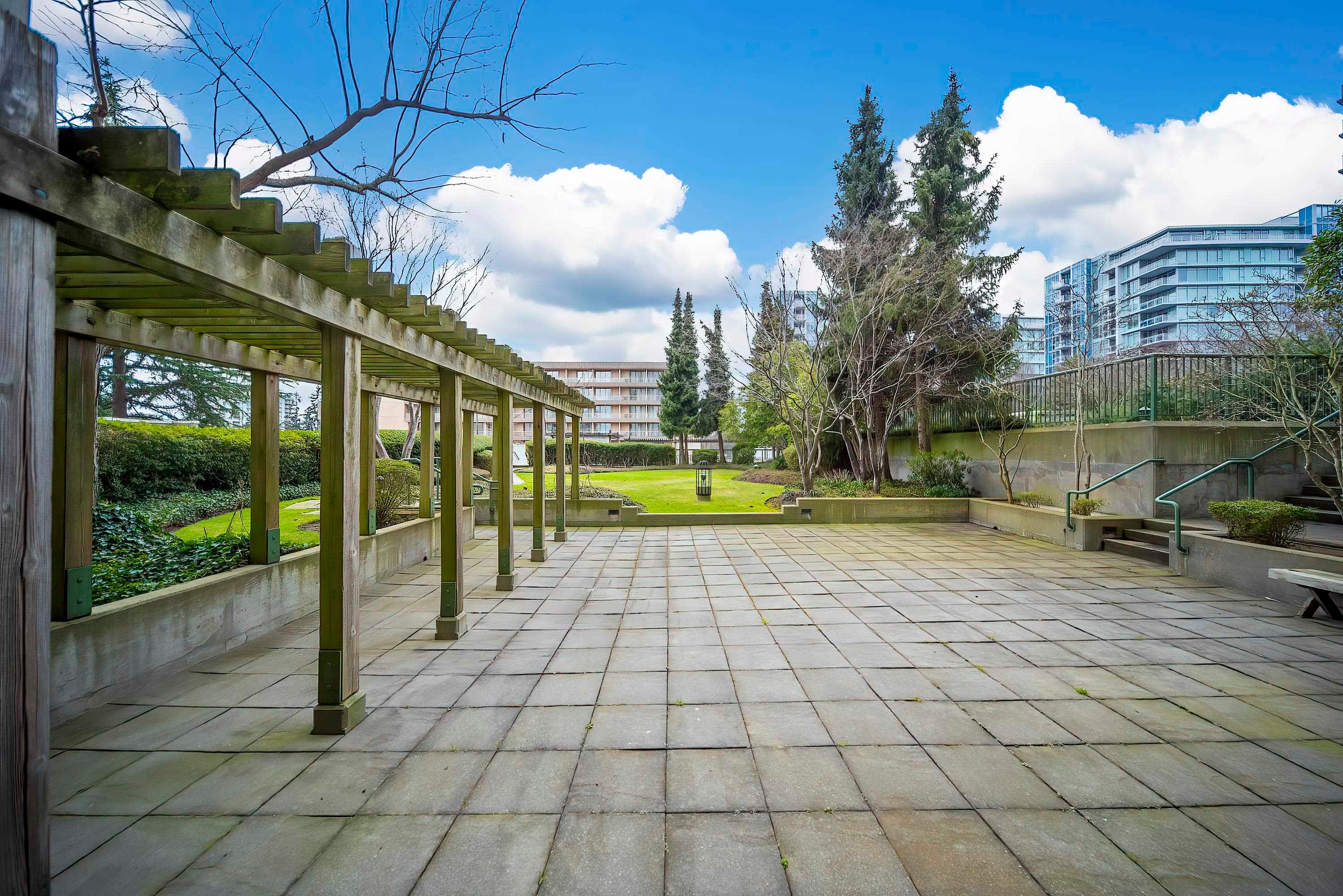 811-7380 Elmbridge Way, Richmond, BC