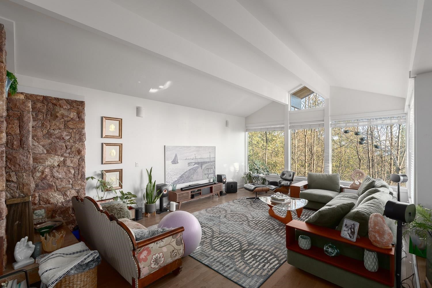 1448 Sandhurst Place, West Vancouver, BC