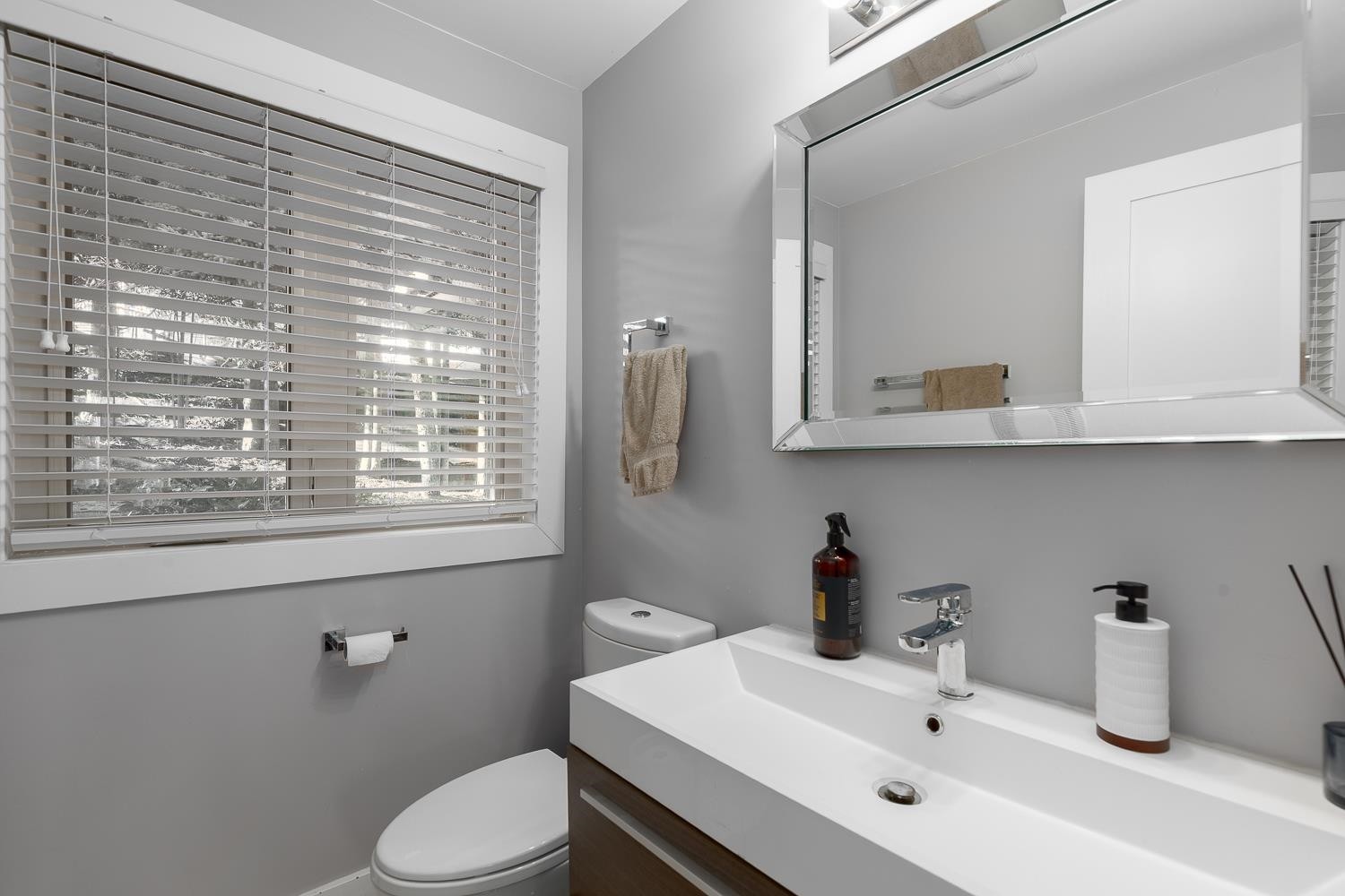 1448 Sandhurst Place, West Vancouver, BC