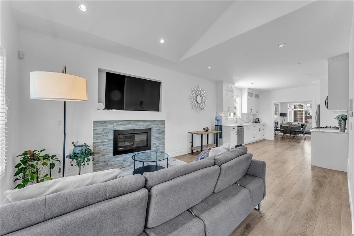 7430 Canada Way, Burnaby, BC