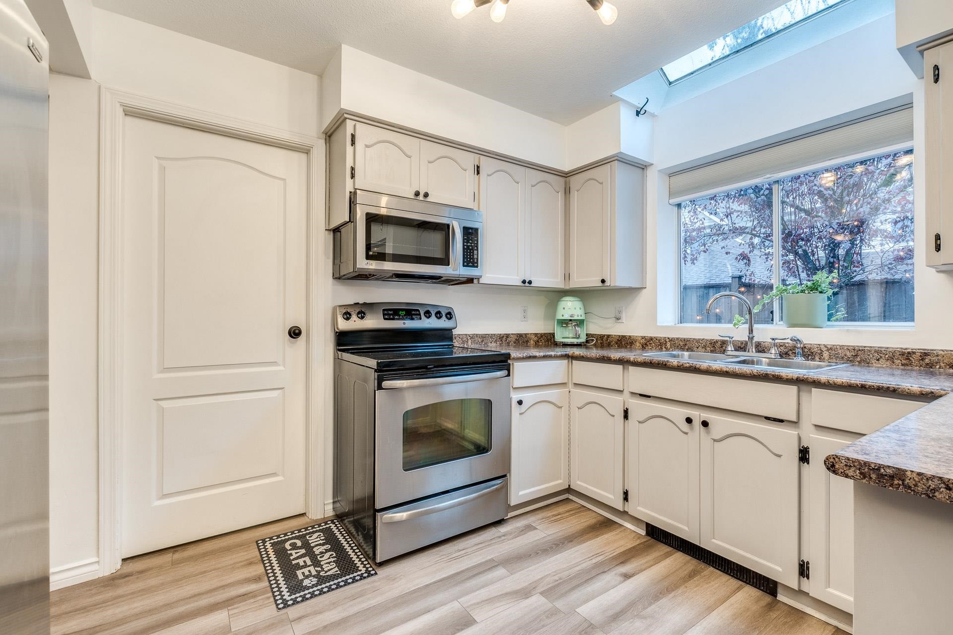 16-20699 120B Avenue, Maple Ridge, BC